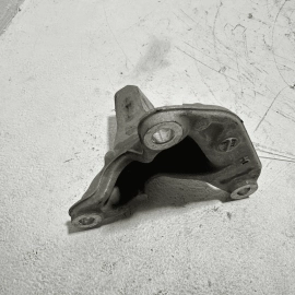 2016 - 2021 HONDA PILOT 3.5L ENGINE MOTOR FRONT MOUNT BRACKET SUPPORT OEM
