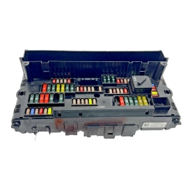 2012-2016 BMW 535XI 528XI F10 Power Distribution Fuse Relay Box Module Unit