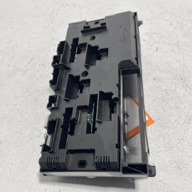 2012-2016 BMW 535XI 528XI F10 Power Distribution Fuse Relay Box Module Unit