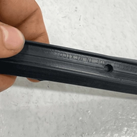 2013-2019 FORD ESCAPE FRONT RIGHT PASSENGER DOOR WEATHERSTRIP RUBBER SEAL O