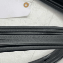 2017-2021 MAZDA CX-5 SPORT FRONT LEFT DRIVER SIDE DOOR WEATHERSTRIP SEAL OE