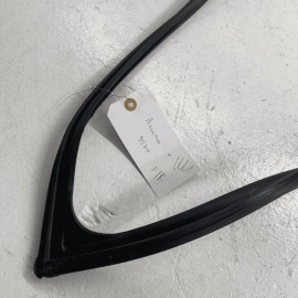 15-20 ACURA TLX FRONT RIGHT DOOR WINDOW GLASS RUN CHANNEL OEM