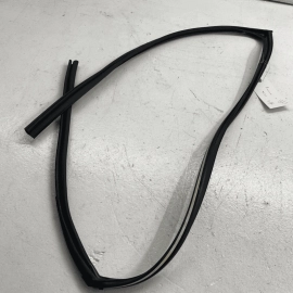 15-20 ACURA TLX FRONT RIGHT DOOR WINDOW GLASS RUN CHANNEL OEM