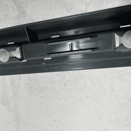 2007-13 MERCEDES S-CLASS FRONT RIGHT DOOR SILL SCUFF PLATE BASE TRIM BRACKE