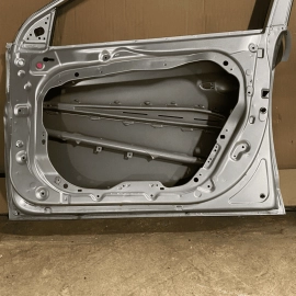 GENUINE 17-20 HYUNDAI ELANTRA OEM PASS RIGHT FRONT BARE DOOR SILVER SEDAN U