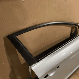 GENUINE 17-20 HYUNDAI ELANTRA OEM PASS RIGHT FRONT BARE DOOR SILVER SEDAN U