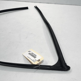 2018-2020 HONDA ACCORD FRONT RIGHT PASSENGER DOOR GLASS RUN CHANNEL SEAL OE