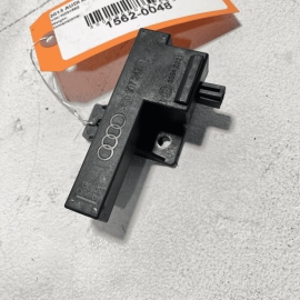 AUDI A8 QUATTRO 2011 - 2018 REAR RIGHT OR LEFT KEYLESS ENTRY ANTENNA MODULE