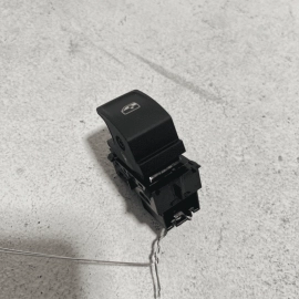2019-20 VOLKSWAGEN JETTA REAR RIGHT OR LEFT SIDE DOOR WINDOW CONTROL SWITCH
