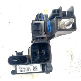 2011-2018 BMW 340 XI F30 EXTERNAL IGNITION DISTRIBUTION BATTERY TERMINAL OE 2011-2018 BMW 340 XI F30 EXTERNAL IGNITION DISTRIBUTION BATTERY TERMINAL OE