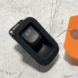 AUDI A8 QUATTRO 2011-2018 TRUNK LID LIFTGATE DOOR RELEASE BUTTON SWITCH OEM