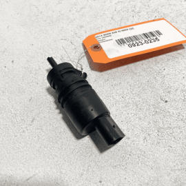BMW 535XI 2011-2016 F10 FRONT WIPER FLUID RESERVOIR TANK WASHER PUMP OEM