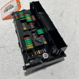 2012-13-14-15-2016 BMW 528I POWER DISTRIBUTION FUSE RELAY BOX OEM