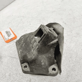 2012-2016 BMW 528i FRONT RIGHT PASSENGER SIDE ENGINE MOUNT HOLDER BRACKET O