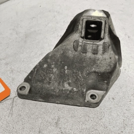 2012-2016 BMW 528i FRONT RIGHT PASSENGER SIDE ENGINE MOUNT HOLDER BRACKET O