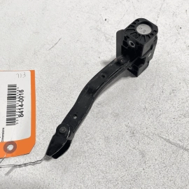 2011-2016 BMW 528i FRONT LEFT SIDE DOOR PANEL CHECK STRAP STOP STOPPER OEM