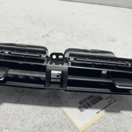 2018-2019-2020 TOYOTA CAMRY SE OUTER AIR VENT GRILLE DASH DASHBOARD CENTER 