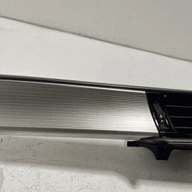 2019-20 TOYOTA CAMRY SE DASH DASHBOARD RIGHT SIDE BEZEL MOLDING & AIR VENT  2019-20 TOYOTA CAMRY SE DASH DASHBOARD RIGHT SIDE BEZEL MOLDING & AIR VENT