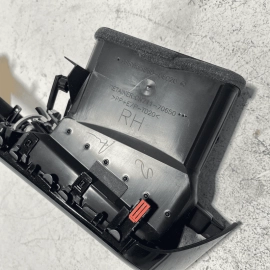 2019-20 TOYOTA CAMRY SE DASH DASHBOARD RIGHT SIDE BEZEL MOLDING & AIR VENT  2019-20 TOYOTA CAMRY SE DASH DASHBOARD RIGHT SIDE BEZEL MOLDING & AIR VENT