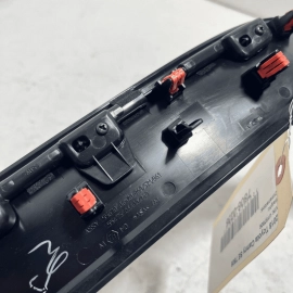 2019-20 TOYOTA CAMRY SE DASH DASHBOARD RIGHT SIDE BEZEL MOLDING & AIR VENT  2019-20 TOYOTA CAMRY SE DASH DASHBOARD RIGHT SIDE BEZEL MOLDING & AIR VENT