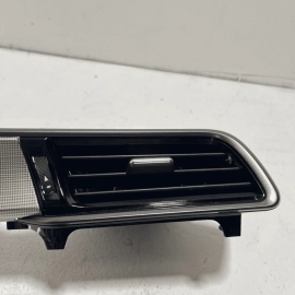 2019-20 TOYOTA CAMRY SE DASH DASHBOARD RIGHT SIDE BEZEL MOLDING & AIR VENT  2019-20 TOYOTA CAMRY SE DASH DASHBOARD RIGHT SIDE BEZEL MOLDING & AIR VENT