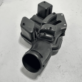 2016 - 2018 HONDA PILOT ENGINE AIR CLEANER INTAKE INLET DUCT HOSE OEM