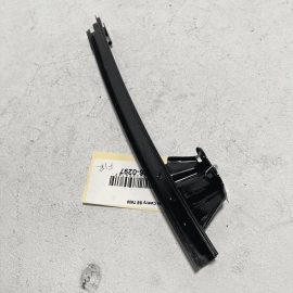 2018 - 2023 TOYOTA CAMRY Front Right Passenger Side Window Regulator Guide 
