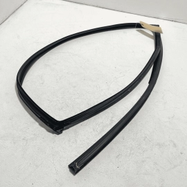 2018 - 2022 TOYOTA CAMRY FRONT PASSENGER SIDE WINDOW GLASS RUN CHANNEL SEAL