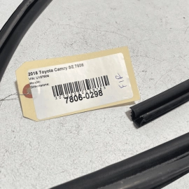 2018 - 2022 TOYOTA CAMRY FRONT PASSENGER SIDE WINDOW GLASS RUN CHANNEL SEAL