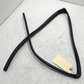 2018-2023 TOYOTA CAMRY SE DOOR WINDOW GLASS RUN CHANNEL SEAL REAR LEFT SIDE