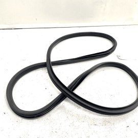 2011-2020 JEEP GRAND CHEROKEE REAR RIGHT DOOR BODY WEATHERSTRIP SEAL OEM