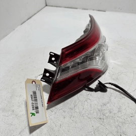 TOYOTA CAMRY 2018 - 2020 REAR RIGHT PASSENGER SIDE OUTER TAILLIGHT LAMP OEM