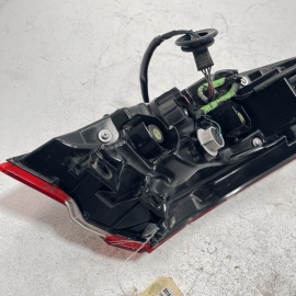 TOYOTA CAMRY 2018 - 2020 REAR RIGHT PASSENGER SIDE OUTER TAILLIGHT LAMP OEM