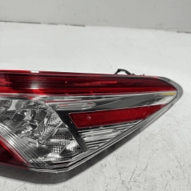 TOYOTA CAMRY 2018 - 2020 REAR RIGHT PASSENGER SIDE OUTER TAILLIGHT LAMP OEM