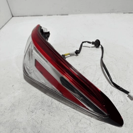 TOYOTA CAMRY 2018 - 2020 REAR RIGHT PASSENGER SIDE OUTER TAILLIGHT LAMP OEM