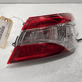 TOYOTA CAMRY 2018 - 2020 REAR RIGHT PASSENGER SIDE OUTER TAILLIGHT LAMP OEM