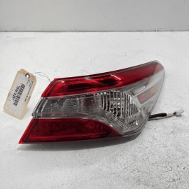 TOYOTA CAMRY 2018 - 2020 REAR RIGHT PASSENGER SIDE OUTER TAILLIGHT LAMP OEM
