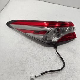 TOYOTA CAMRY 2018 - 2020 REAR LEFT DRIVER SIDE OUTER TAILLIGHT LAMP OEM