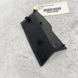 2018-2020 TOYOTA CAMRY REAR DRIVER SIDE TAILLIGHT LAMP TRIM ACCESS COVER OE