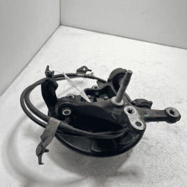 2018-2019 TOYOTA CAMRY REAR PASSENGER SIDE SPINDLE KNUCKLE HUB / KNUCKLE OE
