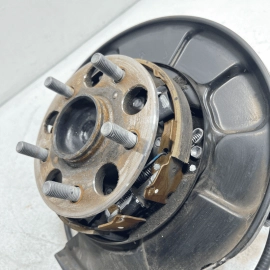 2018-2019 TOYOTA CAMRY REAR PASSENGER SIDE SPINDLE KNUCKLE HUB / KNUCKLE OE