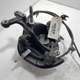 2018-2019 TOYOTA CAMRY REAR PASSENGER SIDE SPINDLE KNUCKLE HUB / KNUCKLE OE