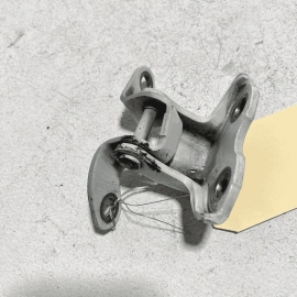 2018-2023 TOYOTA CAMRY REAR LEFT DRIVER SIDE UPPER DOOR HINGE OEM CODE 040 2018-2023 TOYOTA CAMRY REAR LEFT DRIVER SIDE UPPER DOOR HINGE OEM CODE 040