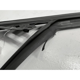 2023 MAZDA CX-50 FRONT LEFT DRIVER DOOR WINDOW GLASS RUN CHANNEL SEAL OEM