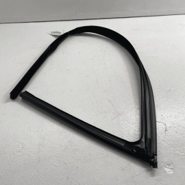 2007-13 Mercedes S550 Front Passenger Door Window Run Channel Wheatherstrip