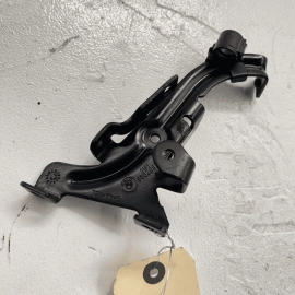 2017 – 2020 BMW 240 XI GENUINE BMW ENGINE REAR PADS MOUNT BRACKET SUPPORT O