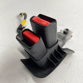Rear Center & Driver Seat Belt Receptacle Buckle Latch OEM 2019-21 Toyota C