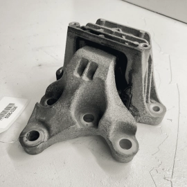 GMC TERRAIN 2018-2020 2.0L AWD LEFT REAR TRANSMISSION MOUNT SUPPORT BRACKET