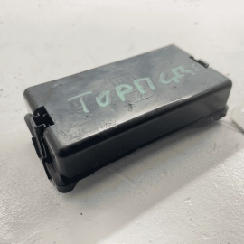 GMC TERRAIN 2018 Chevrolet Equinox FUSE RELAY JUNCTION BLOCK BOX COVER TRIM