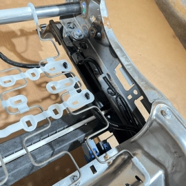 2017 - 2021 HONDA PILOT FRONT RIGHT SEAT PASSENGER FRAME TRACK RAIL & MOTOR
